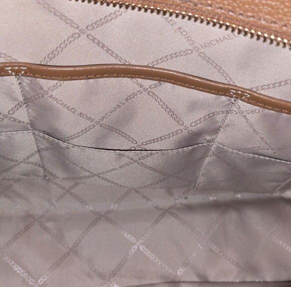 LIKE NEW AUTHENTIC MICHAEL KORS DESIGNER MEDIUM PEBBLED LEATHER TOTE BAG LUGGAGE - Picture 5 of 11